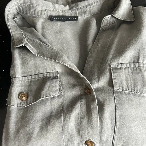 Distressed grey blouse - Picture 2 of 4